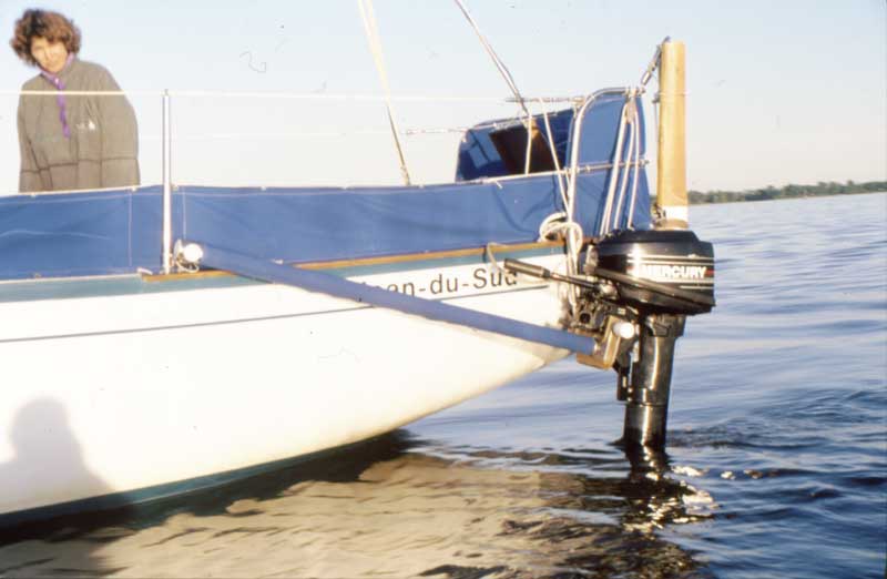 Propulsion a la the  Jean du Sud side mounted outboard is good for hard times